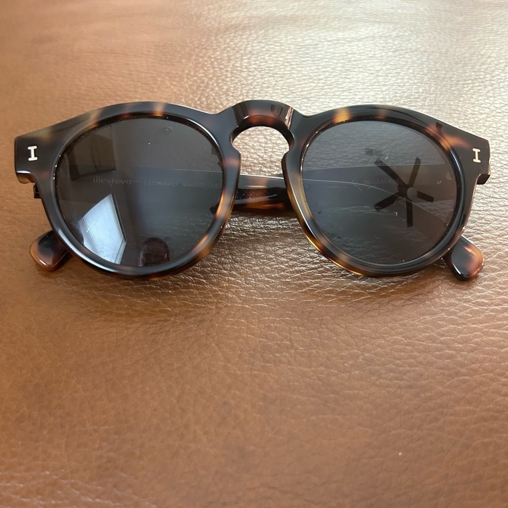 Illesteva Leonard tortoiseshell sunglasses